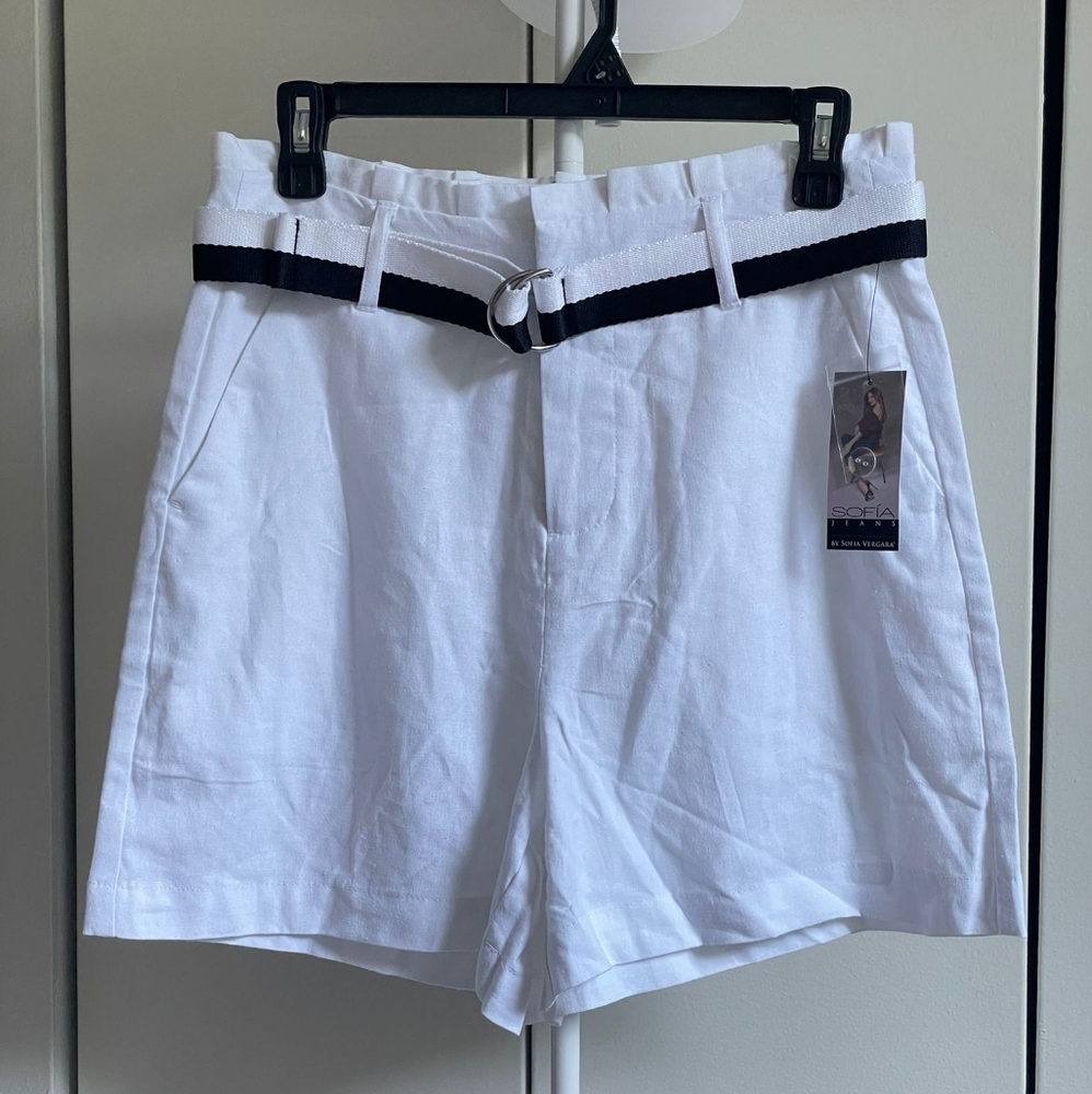 Sofia by Sofia Vergara White Shorts with Black Belt